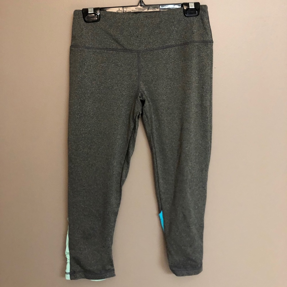 grey capri leggings